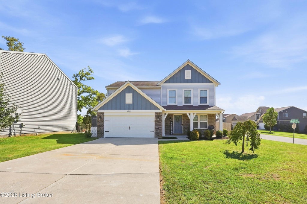 Photo of 614 Birchwood Cir, Shelbyville, KY 40065 (MLS # 1729217)