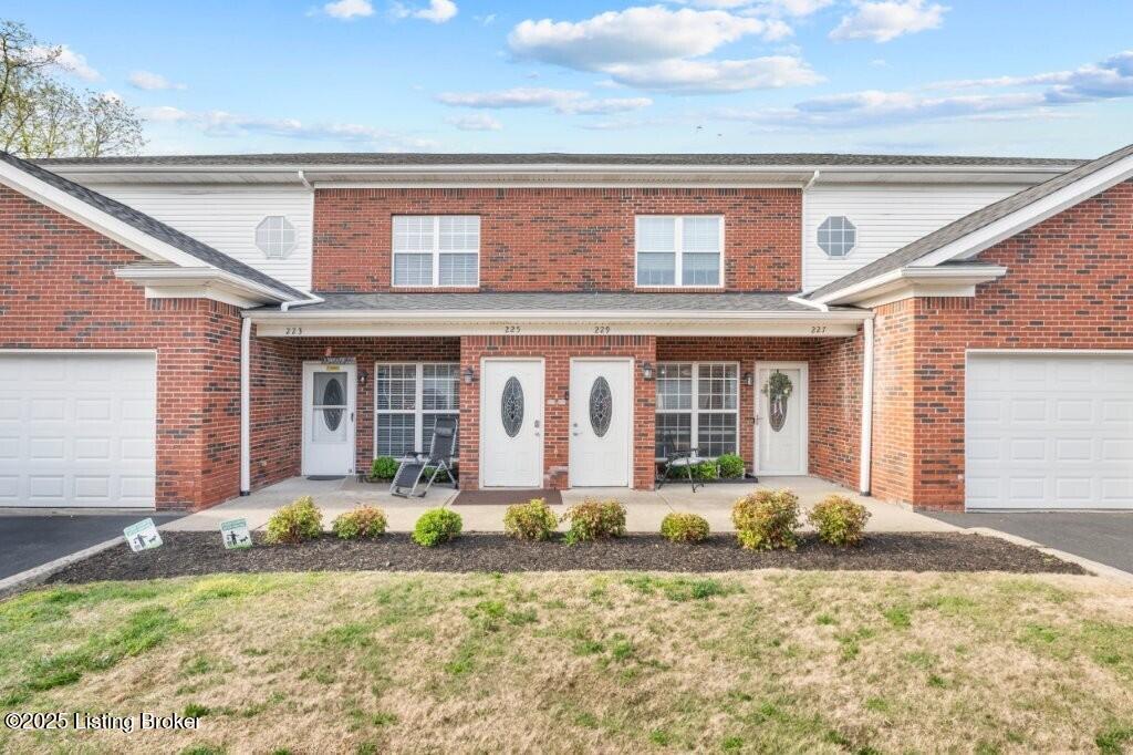 225 S Dorsey Ln, Louisville, Pennsylvania image 3