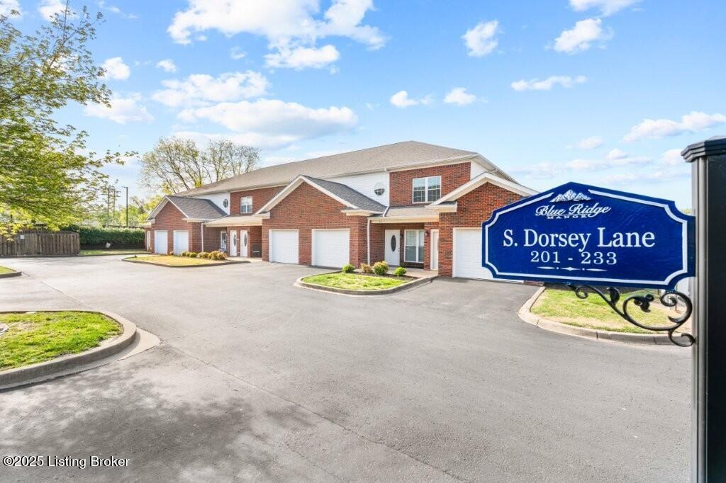 225 S Dorsey Ln, Louisville, Pennsylvania image 1