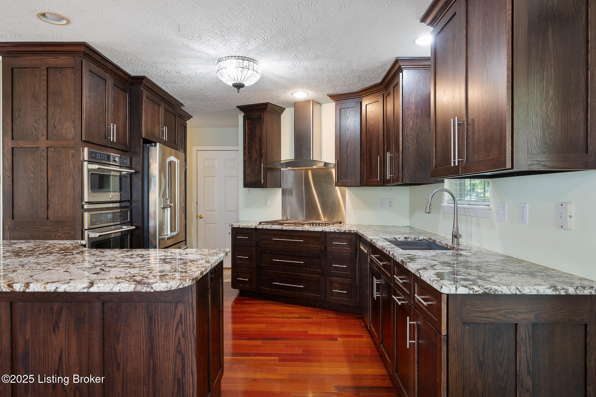 6511 Spencerwood Ct, Louisville, Pennsylvania image 4
