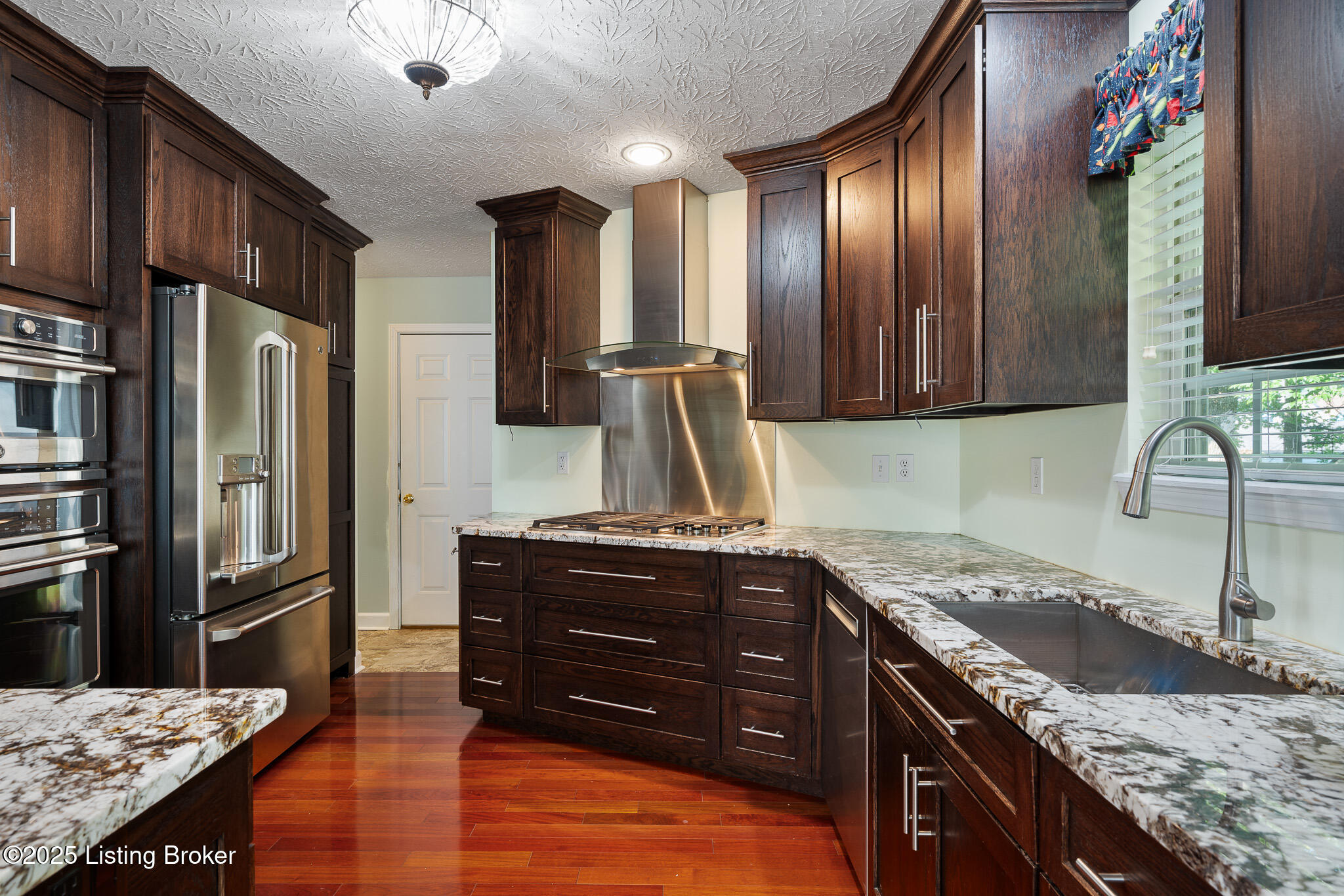 6511 Spencerwood Ct, Louisville, Pennsylvania image 3