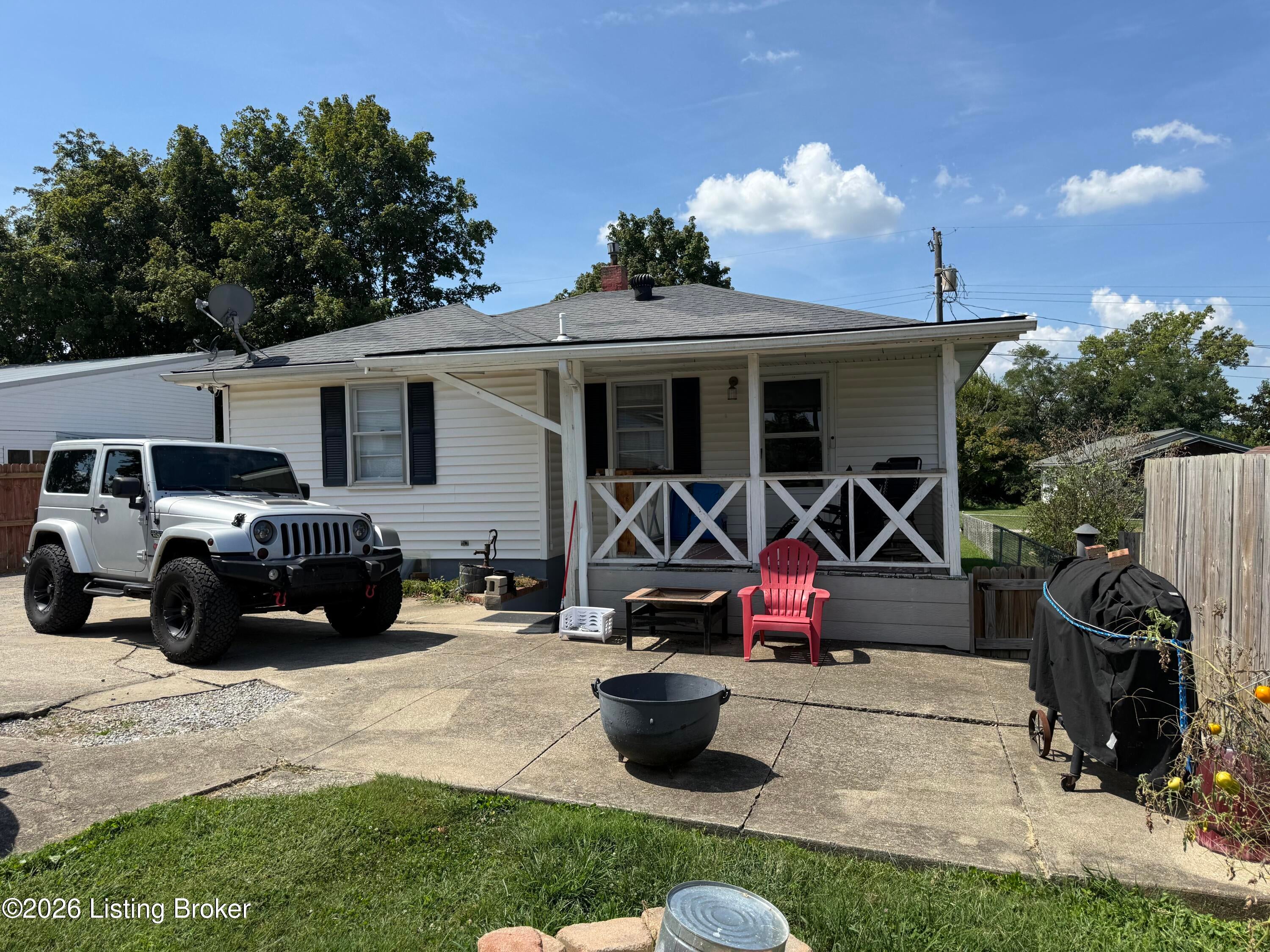 46 Lakeview Dr