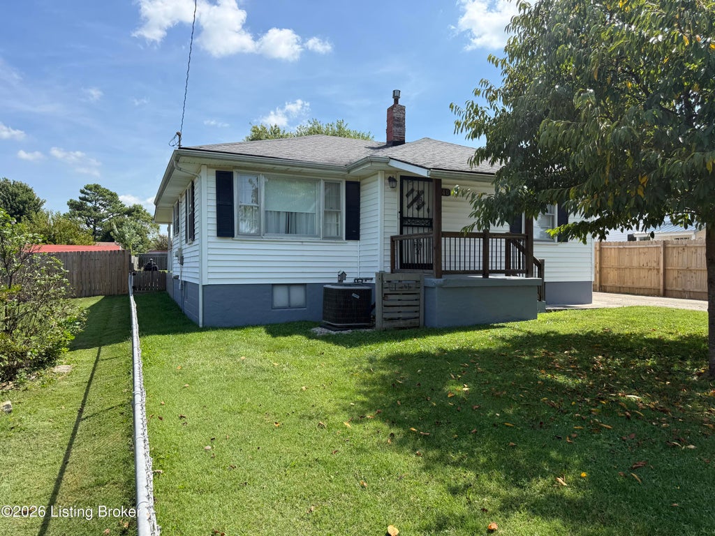 Photo of 46 Lakeview Dr, Eminence, KY 40019 (MLS # 1730687)