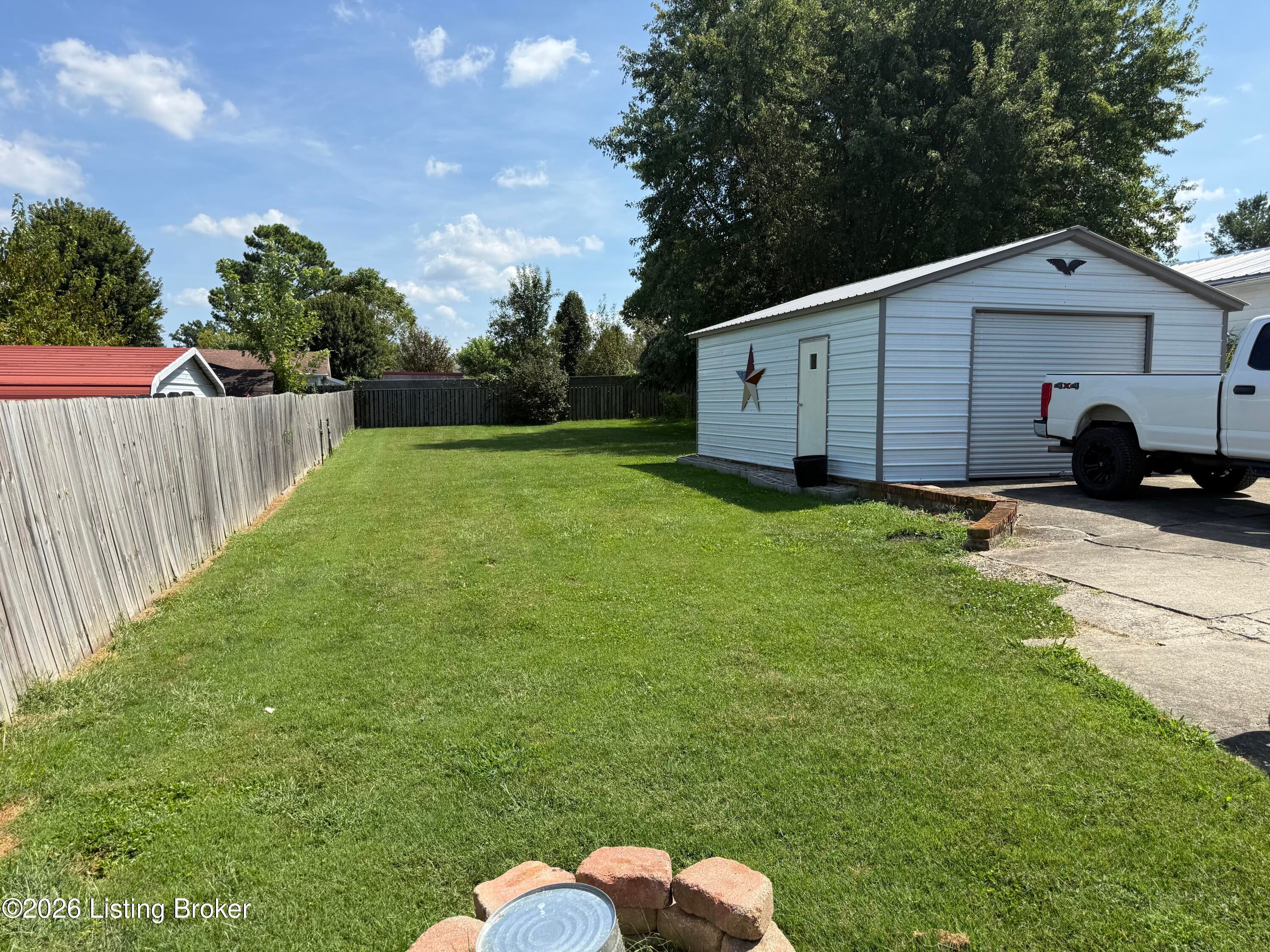 46 Lakeview Dr