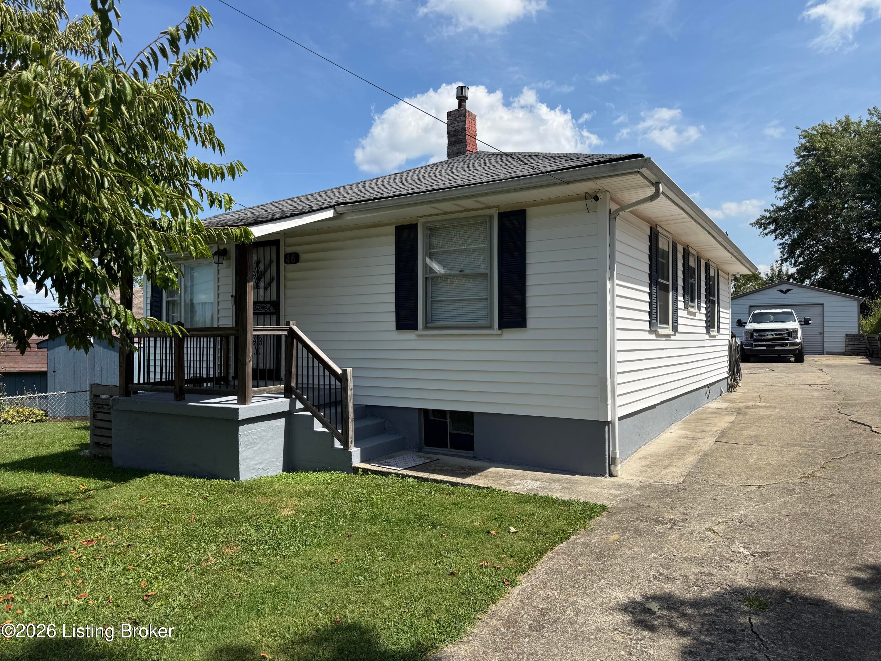 46 Lakeview Dr