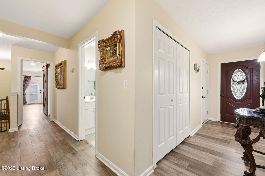 Photo of 6515 Marina Dr, Prospect, KY 40059 (MLS # 1704263)