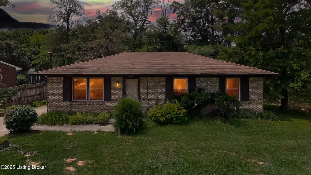Photo of 3708 Wiano Dr, Crestwood, KY 40014 (MLS # 1694109)