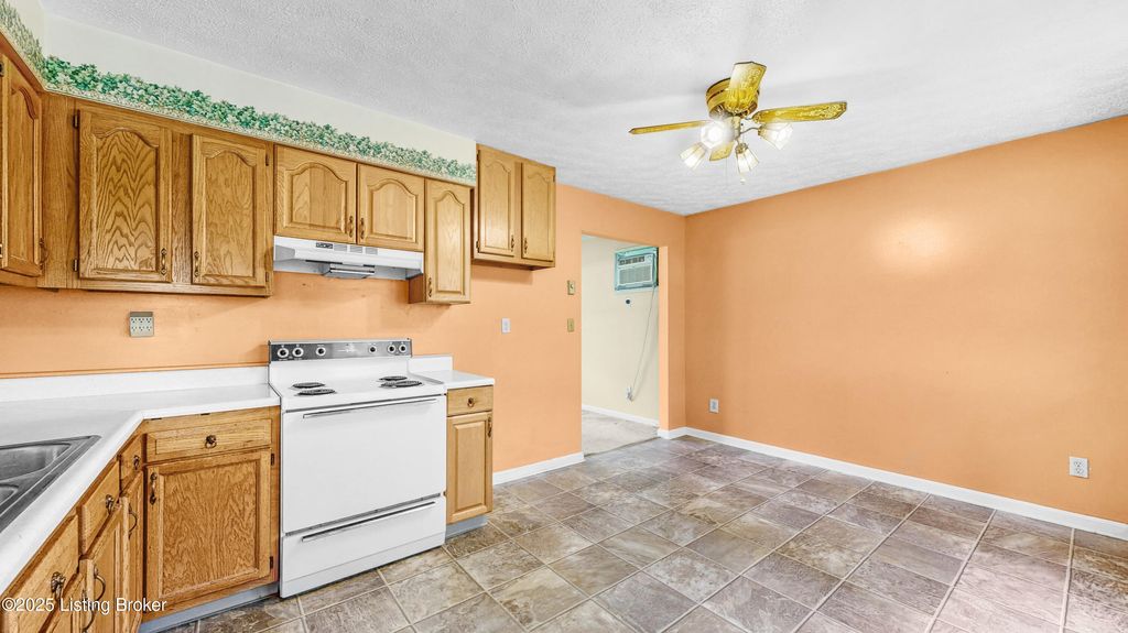 Photo of 3708 Wiano Dr, Crestwood, KY 40014 (MLS # 1694109)