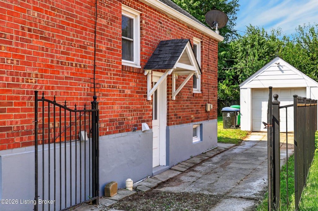 Photo of 1416 Larchmont Ave, Louisville, KY 40215 (MLS # 1729686)