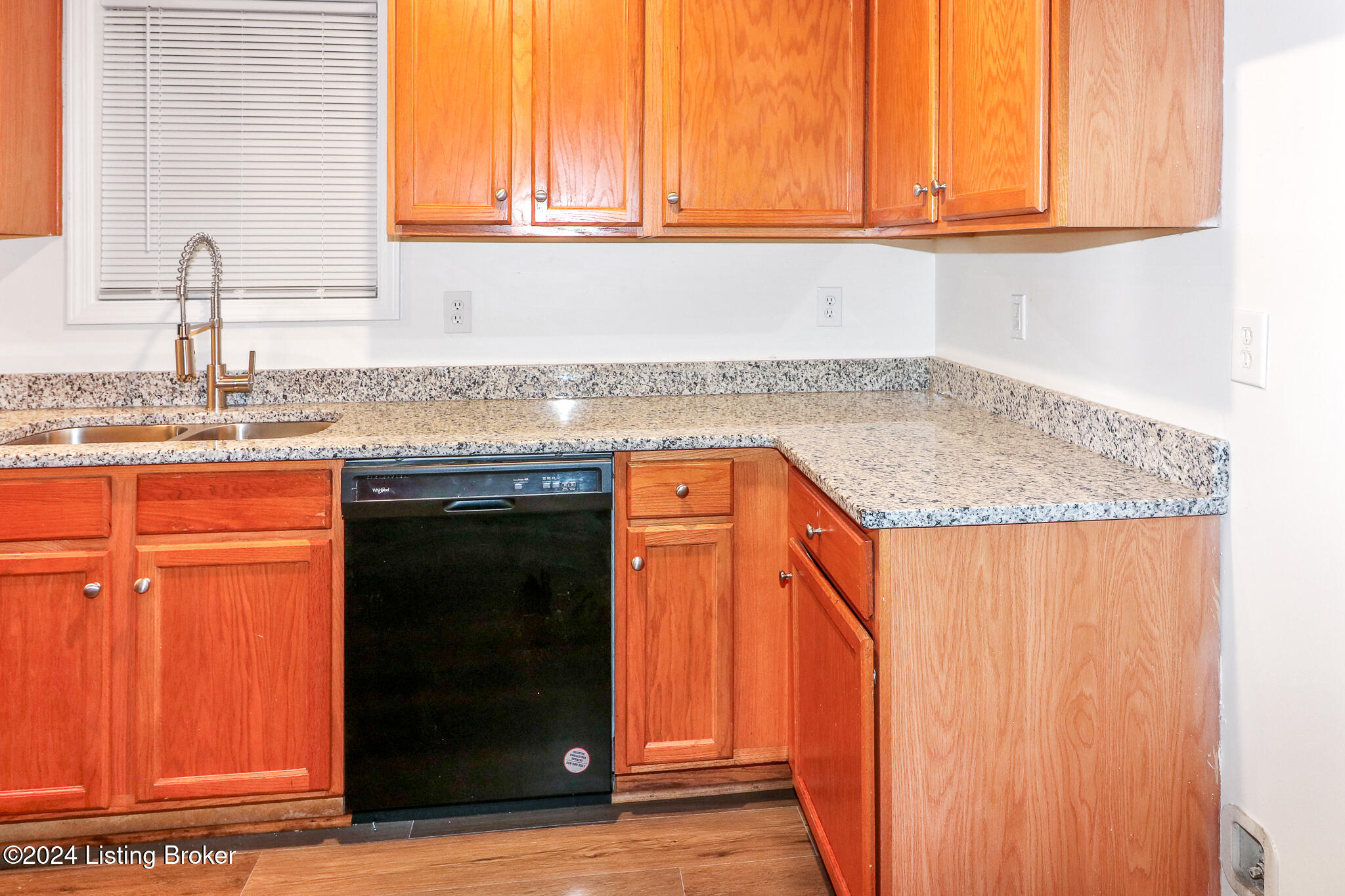 2008 W Market St, Louisville, Kentucky image 4