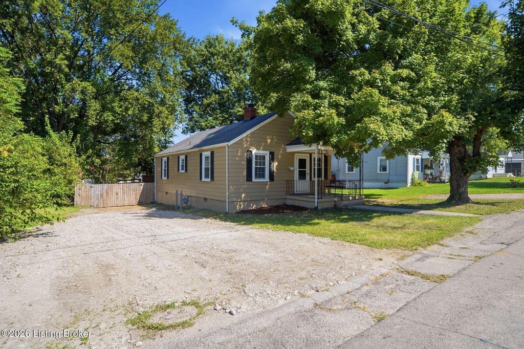 Photo of 210 Laffoon Dr, Frankfort, KY 40601 (MLS # 1728029)