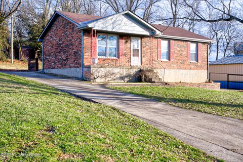 Photo of 49 Fleming Rd, Shelbyville, KY 40065 (MLS # 1705743)