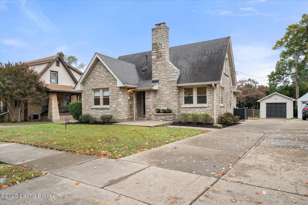 Photo of 2342 Emerson Ave, Louisville, KY 40205 (MLS # 1704564)