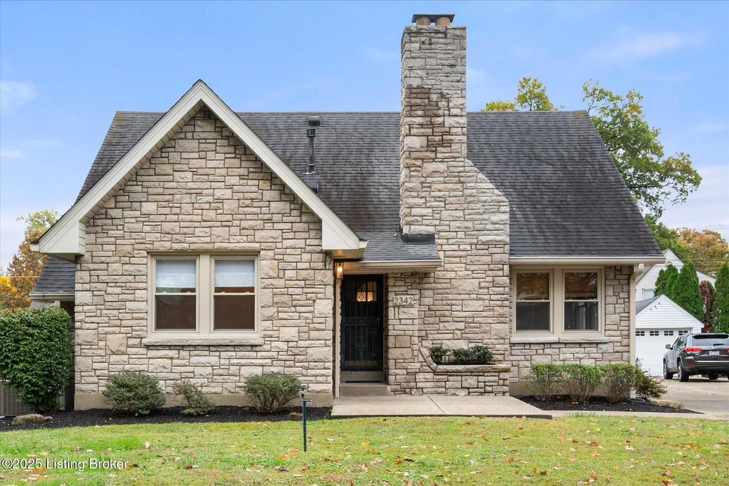 Photo of 2342 Emerson Ave, Louisville, KY 40205 (MLS # 1704564)