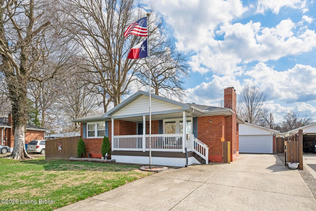Photo of 5506 Morning Glory Ln, Louisville, KY 40258 (MLS # 1711201)