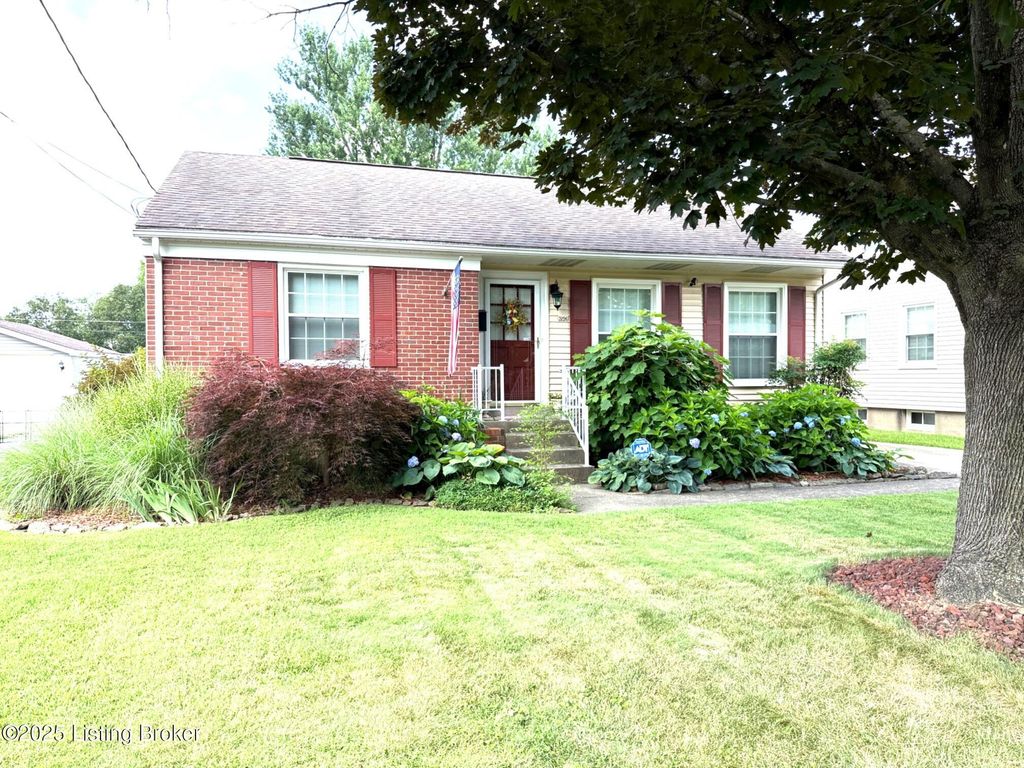 Photo of 3126 Horton Ave, Louisville, KY 40220 (MLS # 1704389)