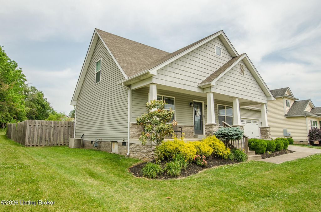 Photo of 1028 Bogard Ln, Mt Washington, KY 40047 (MLS # 1717882)