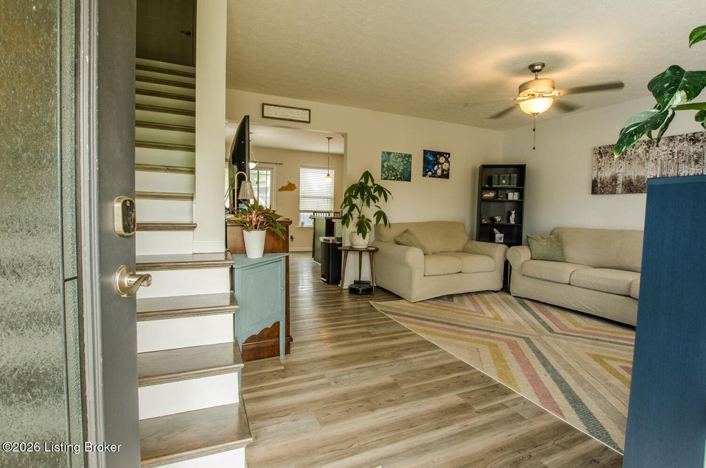 Photo of 1028 Bogard Ln, Mt Washington, KY 40047 (MLS # 1717882)