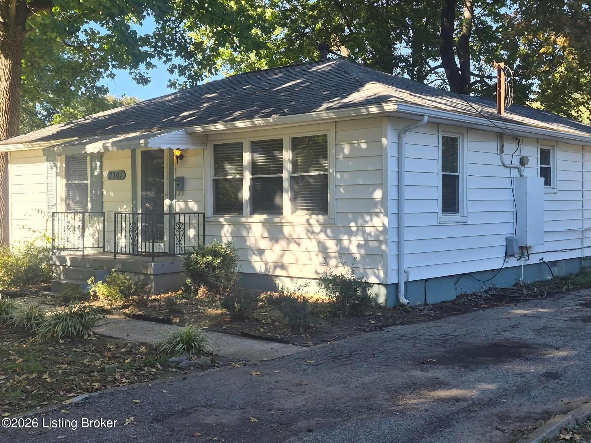 2701 Pioneer Rd - Photo 2