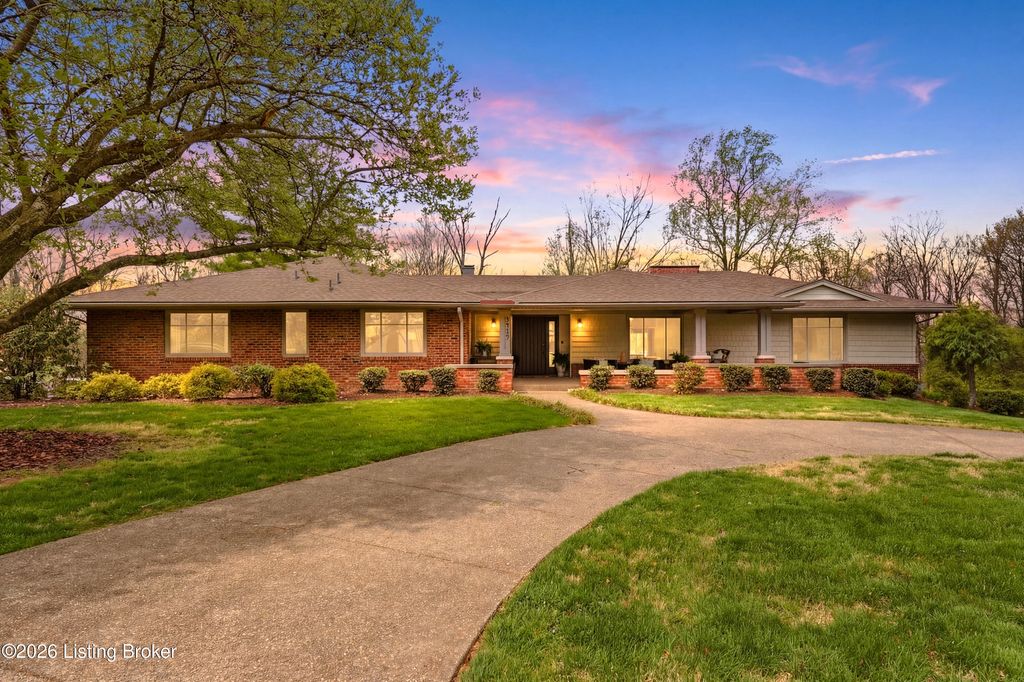 Photo of 3419 Mt Rainier Dr, Louisville, KY 40241 (MLS # 1714409)