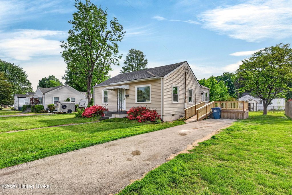 Photo of 4019 Glenhurst Ave, Louisville, KY 40216 (MLS # 1715810)