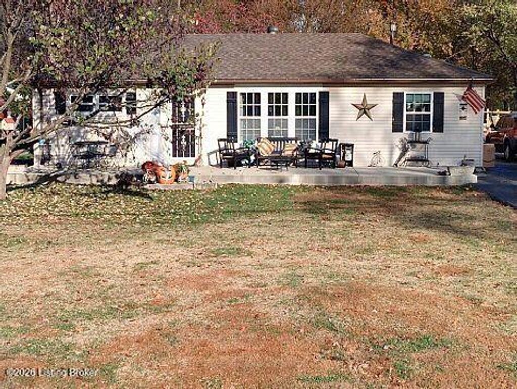 Photo of 1113 Markwell Ln, Louisville, KY 40219 (MLS # 1718865)