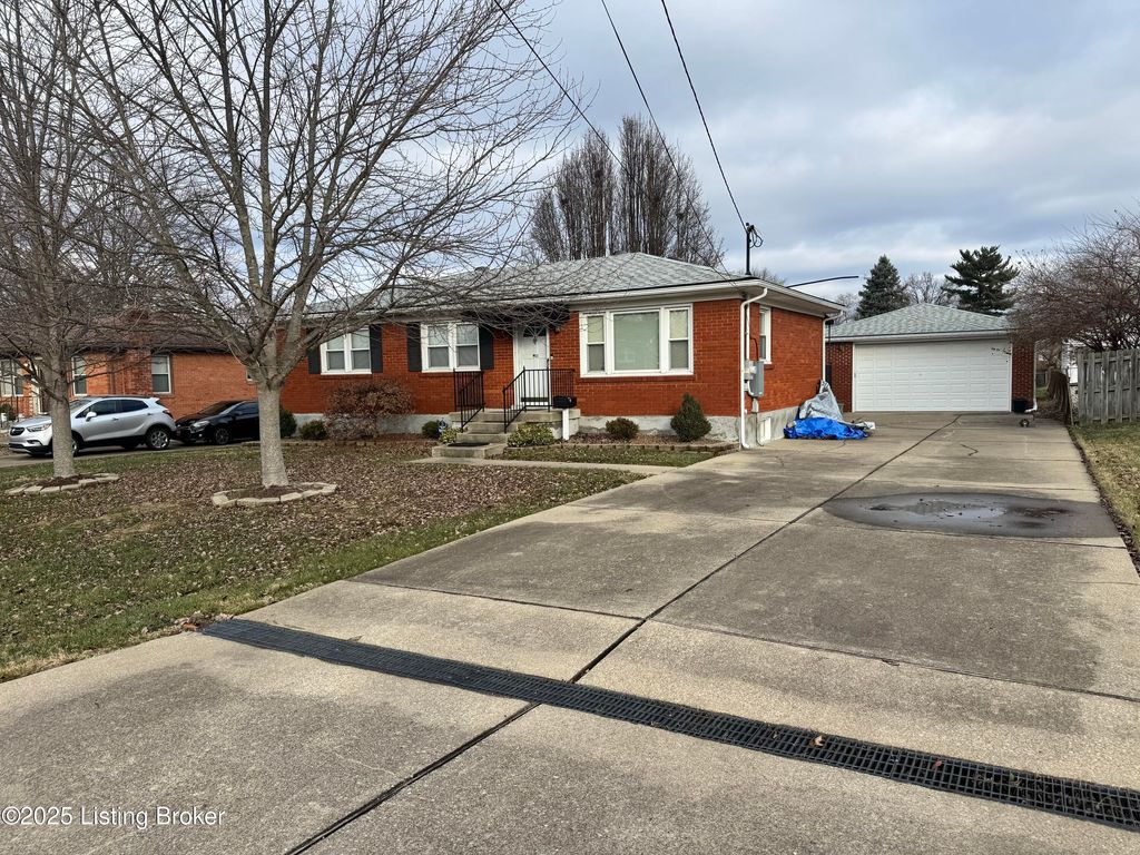 Photo of 5517 Pico Ln, Louisville, KY 40219 (MLS # 1705673)