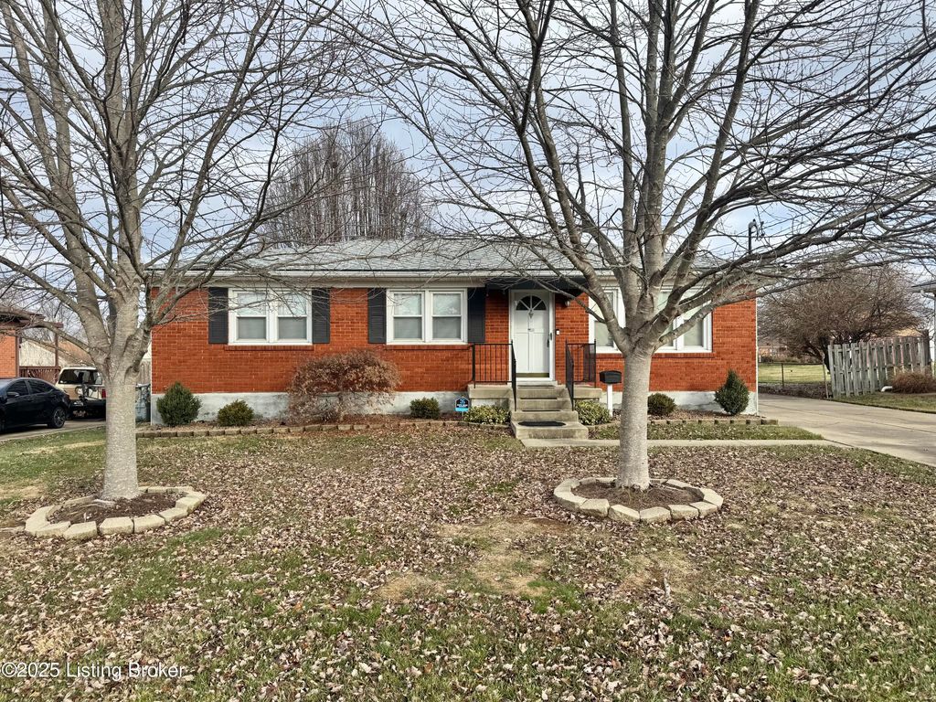 Photo of 5517 Pico Ln, Louisville, KY 40219 (MLS # 1705673)