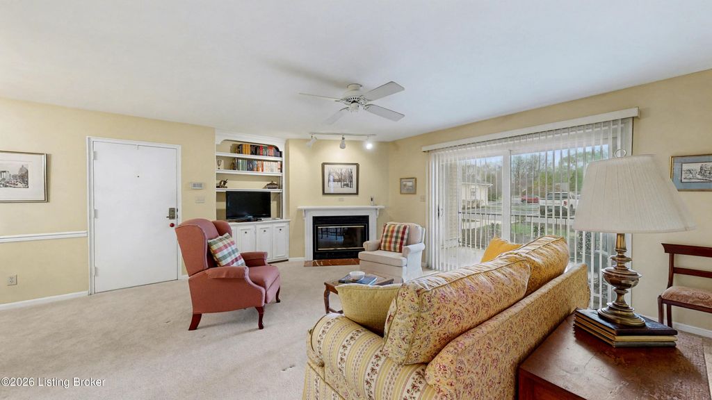 Photo of 814 Washburn Ave #APT 20, Louisville, KY 40222 (MLS # 1711180)