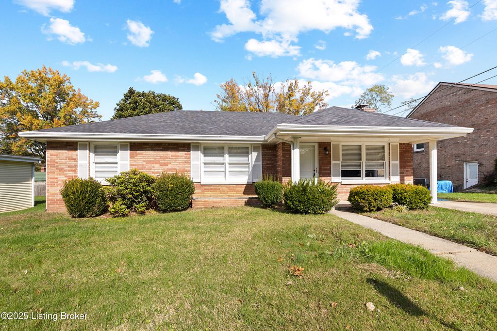 Photo of 1578 Clifton Ave, New Albany, IN 47150 (MLS # 1709523)