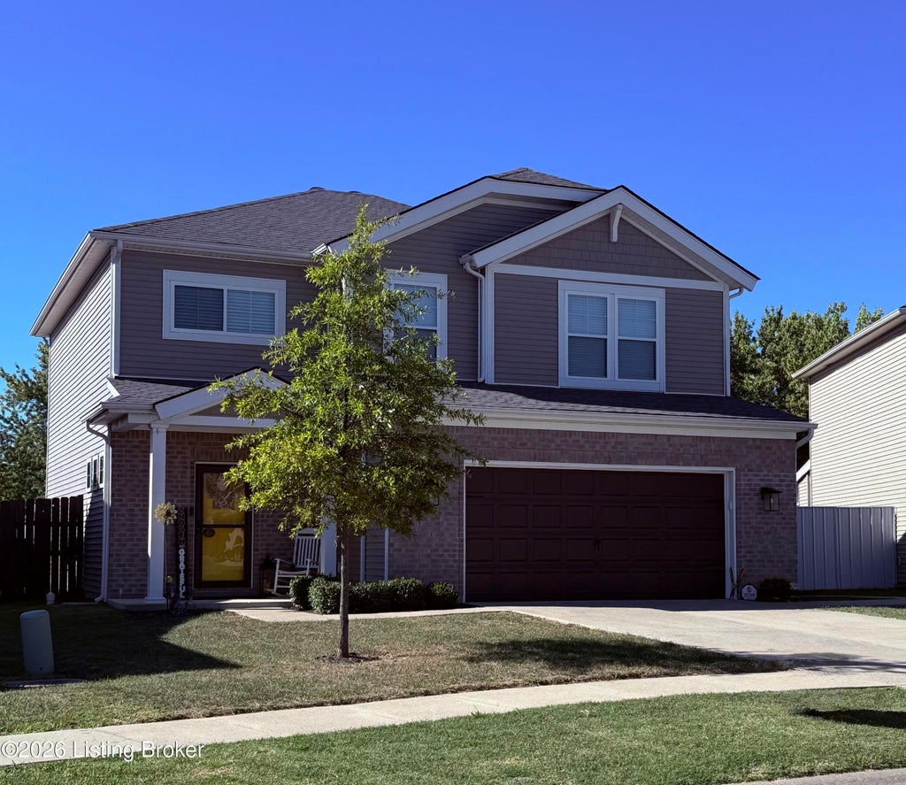 Photo of 6522 Oak Village Dr, Louisville, KY 40228 (MLS # 1730342)