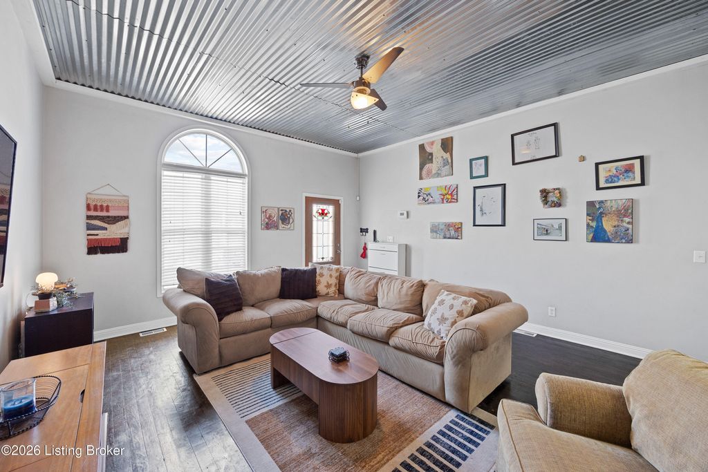 Photo of 914 E St Catherine St, Louisville, KY 40204 (MLS # 1708883)