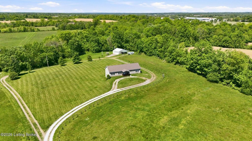 Photo of 7740 Dover Rd, Shelbyville, KY 40065 (MLS # 1717145)