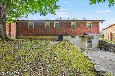 Tiny photo for 10217 Eve Adam Dr, Louisville, KY 40272 (MLS # 1729809)