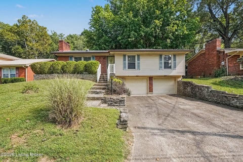 Photo of 10217 Eve Adam Dr, Louisville, KY 40272 (MLS # 1729809)