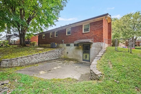 Tiny photo for 10217 Eve Adam Dr, Louisville, KY 40272 (MLS # 1729809)