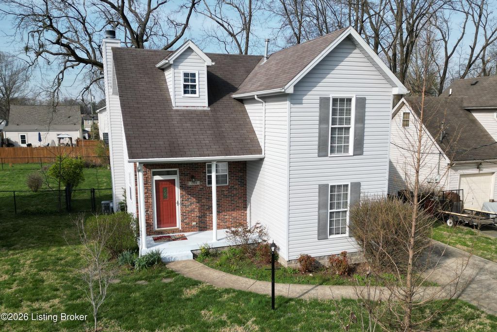 Photo of 1300 Etawah Ave, Louisville, KY 40222 (MLS # 1712441)