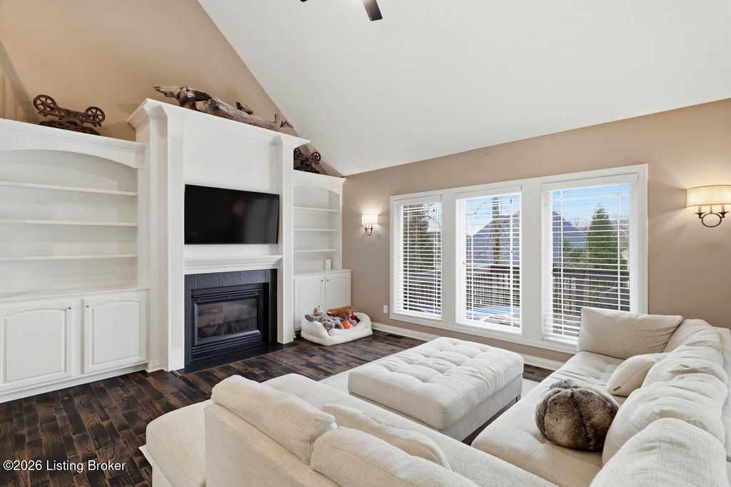 Photo of 13810 Fancy Gap Dr, Louisville, KY 40299 (MLS # 1709408)