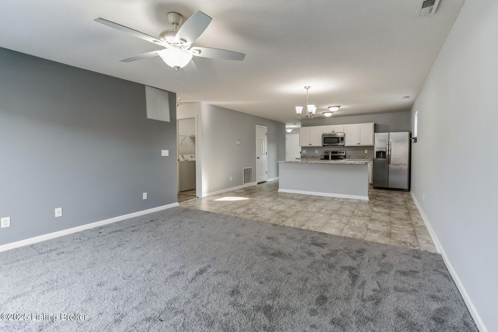 Photo of 123 Gadwall Ct, Shepherdsville, KY 40165 (MLS # 1706689)