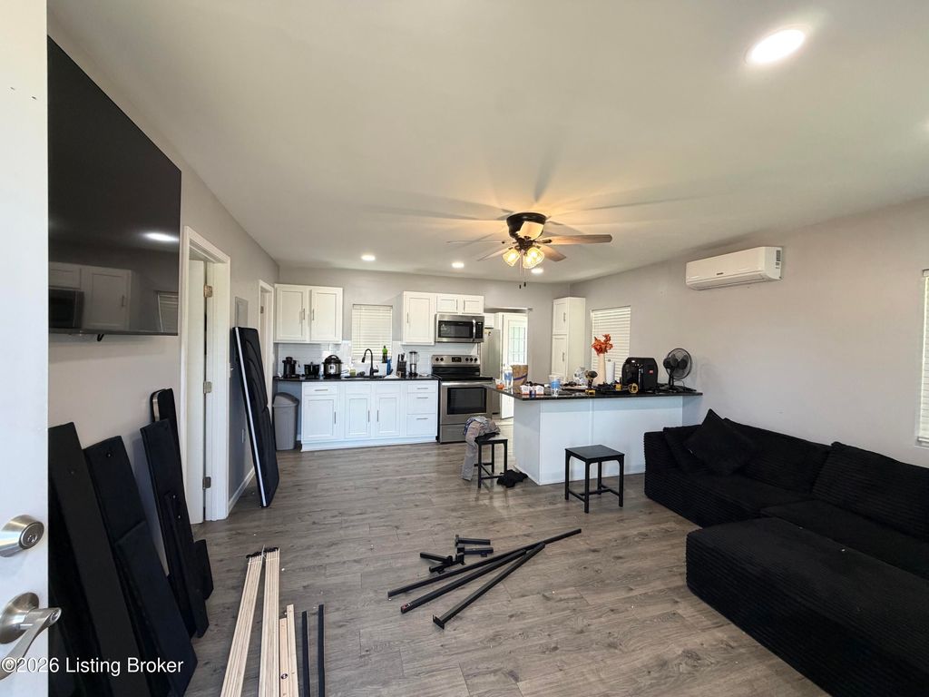Photo of 720 Gagel Ave, Louisville, KY 40216 (MLS # 1715570)