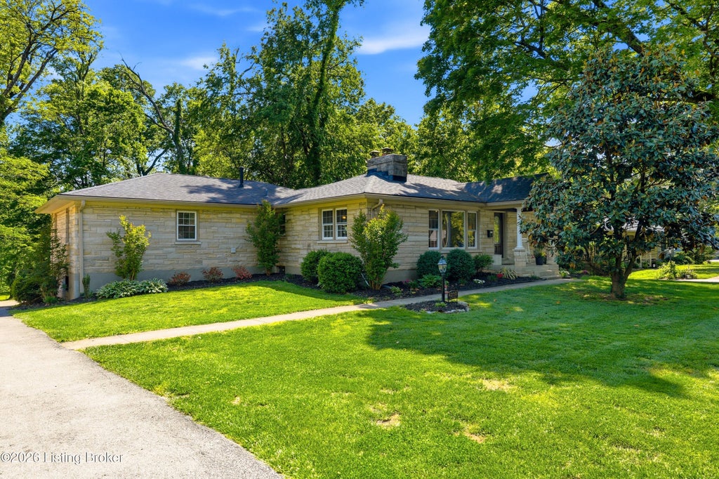 Photo of 4210 Dolphin Rd, Louisville, KY 40220 (MLS # 1730378)