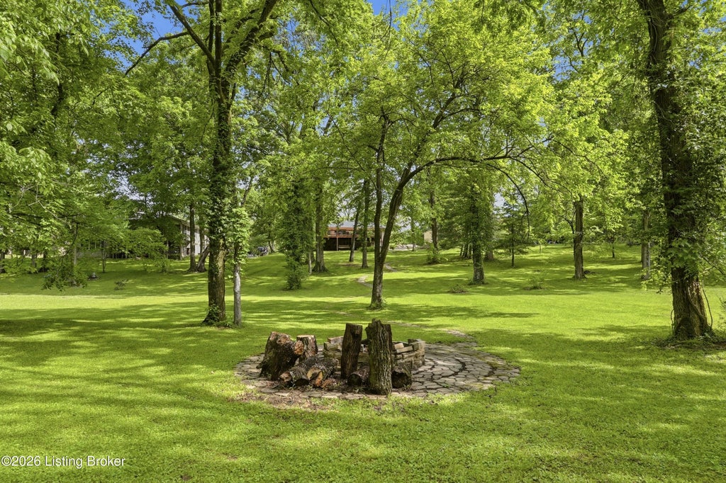 Photo of 4210 Dolphin Rd, Louisville, KY 40220 (MLS # 1730378)