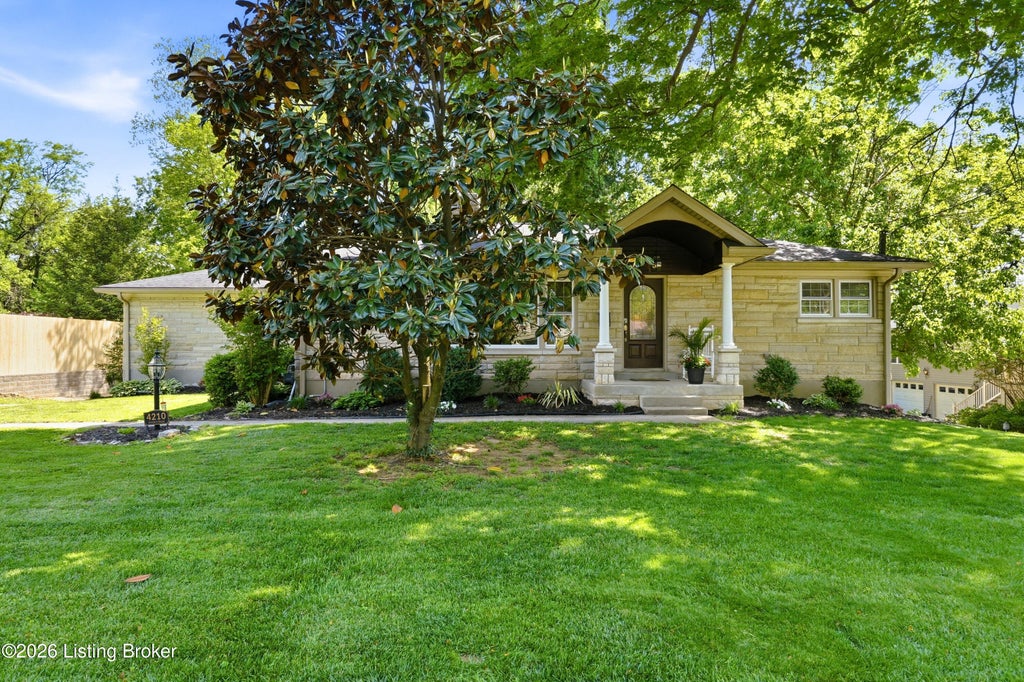 Photo of 4210 Dolphin Rd, Louisville, KY 40220 (MLS # 1730378)