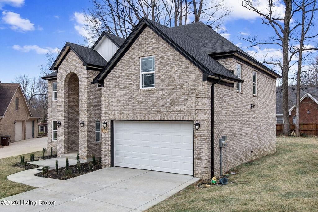 Photo of 7726 Cottage Cove Way, Louisville, KY 40214 (MLS # 1709405)