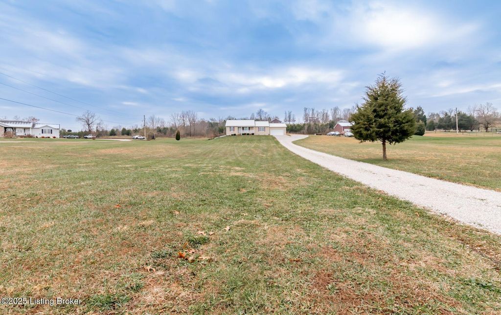 Photo of 142 Majestic Way, Brandenburg, KY 40108 (MLS # 1704993)