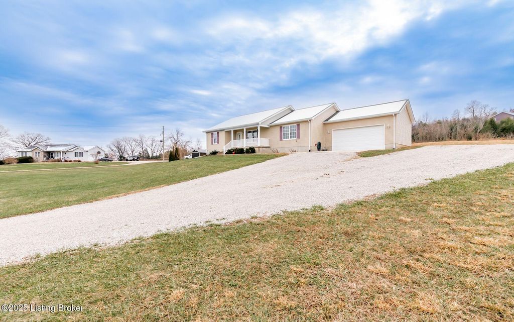 Photo of 142 Majestic Way, Brandenburg, KY 40108 (MLS # 1704993)