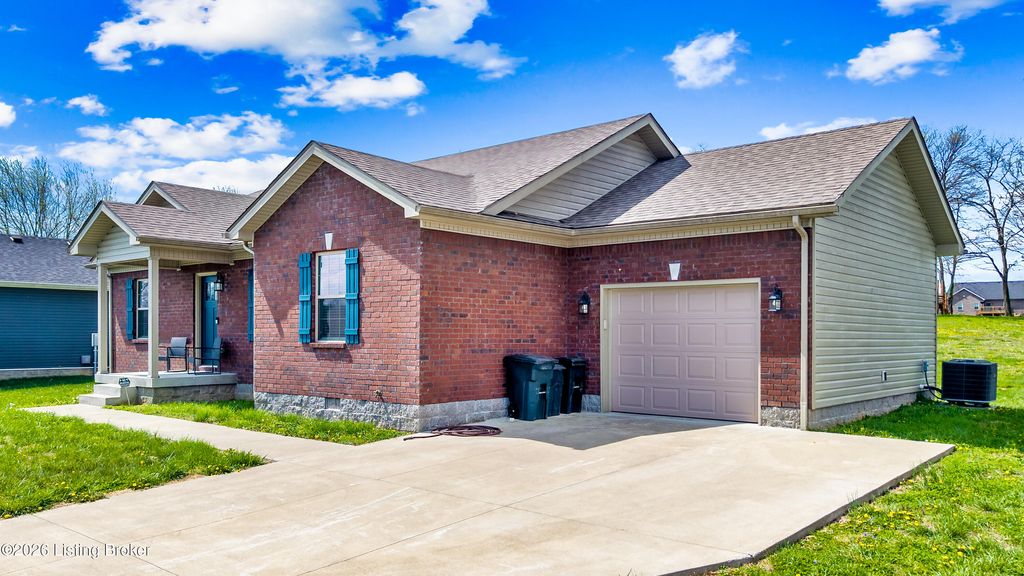 Photo of 110 Copperfield Way, Bardstown, KY 40004 (MLS # 1713263)