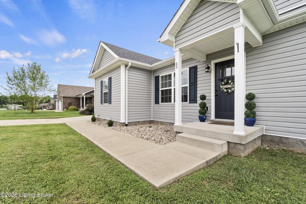 Photo of 113 Copperfield Way, Bardstown, KY 40004 (MLS # 1727517)