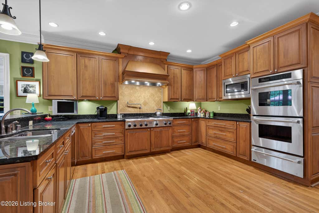 Photo of 1633 Ashwood Rd, Lexington, KY 40502 (MLS # 1724988)