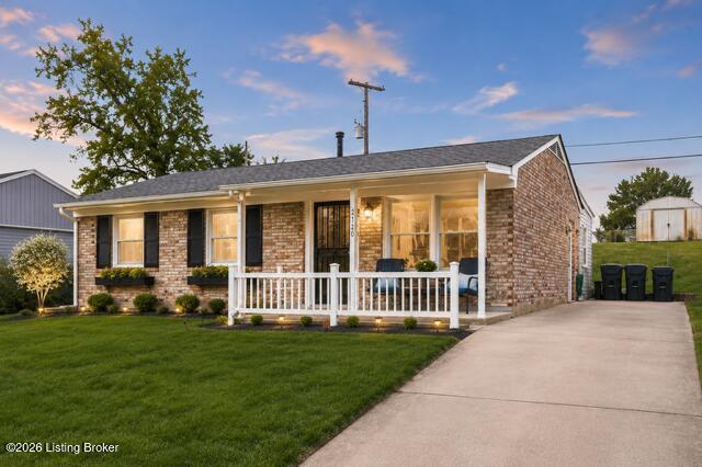 Photo 1 of 28 — 2720 Tregaron Ave, Jeffersontown, KY 40299
